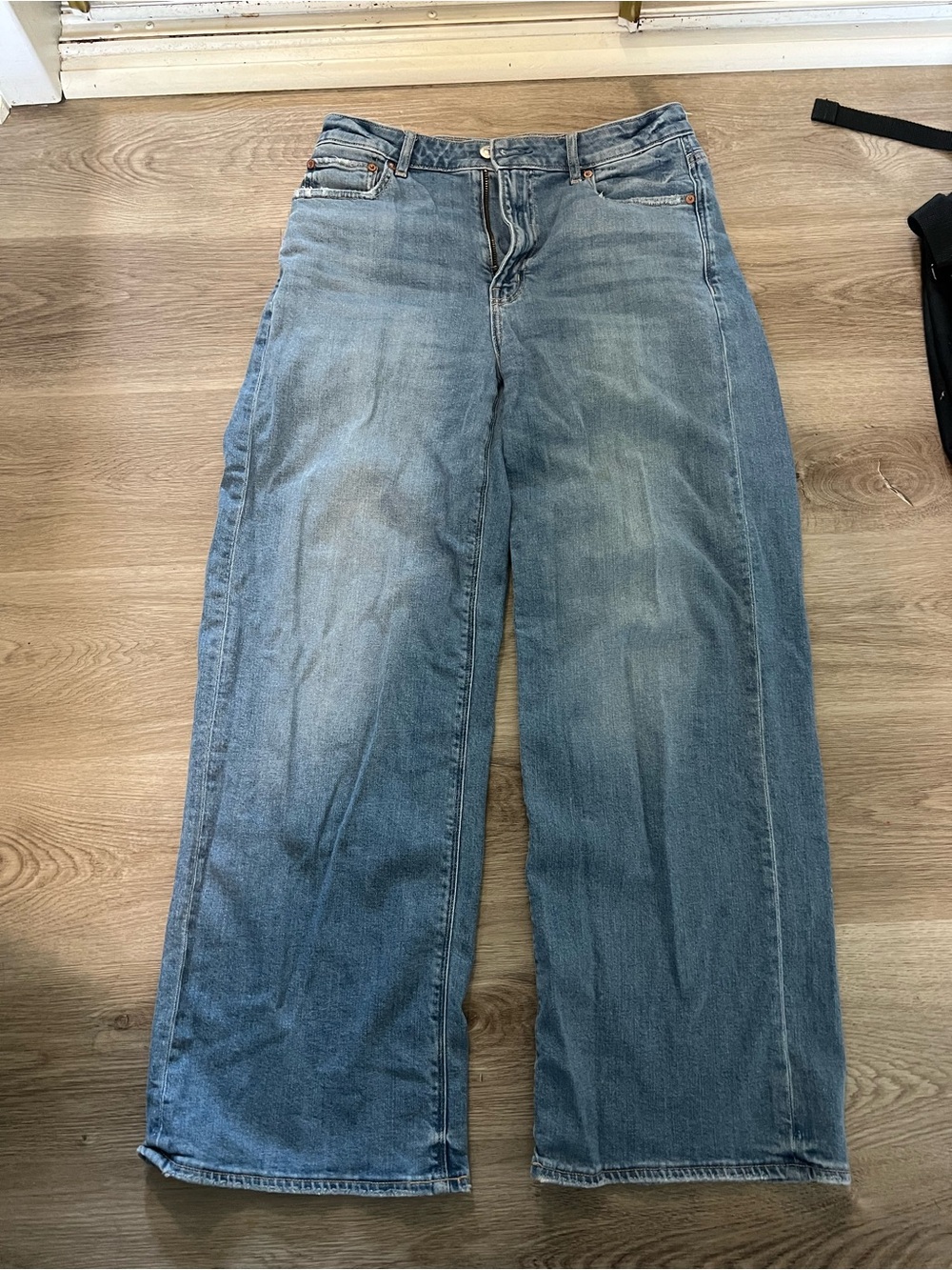 Wide Leg Women's Jeans in Light Blue - Picture 3 of 3